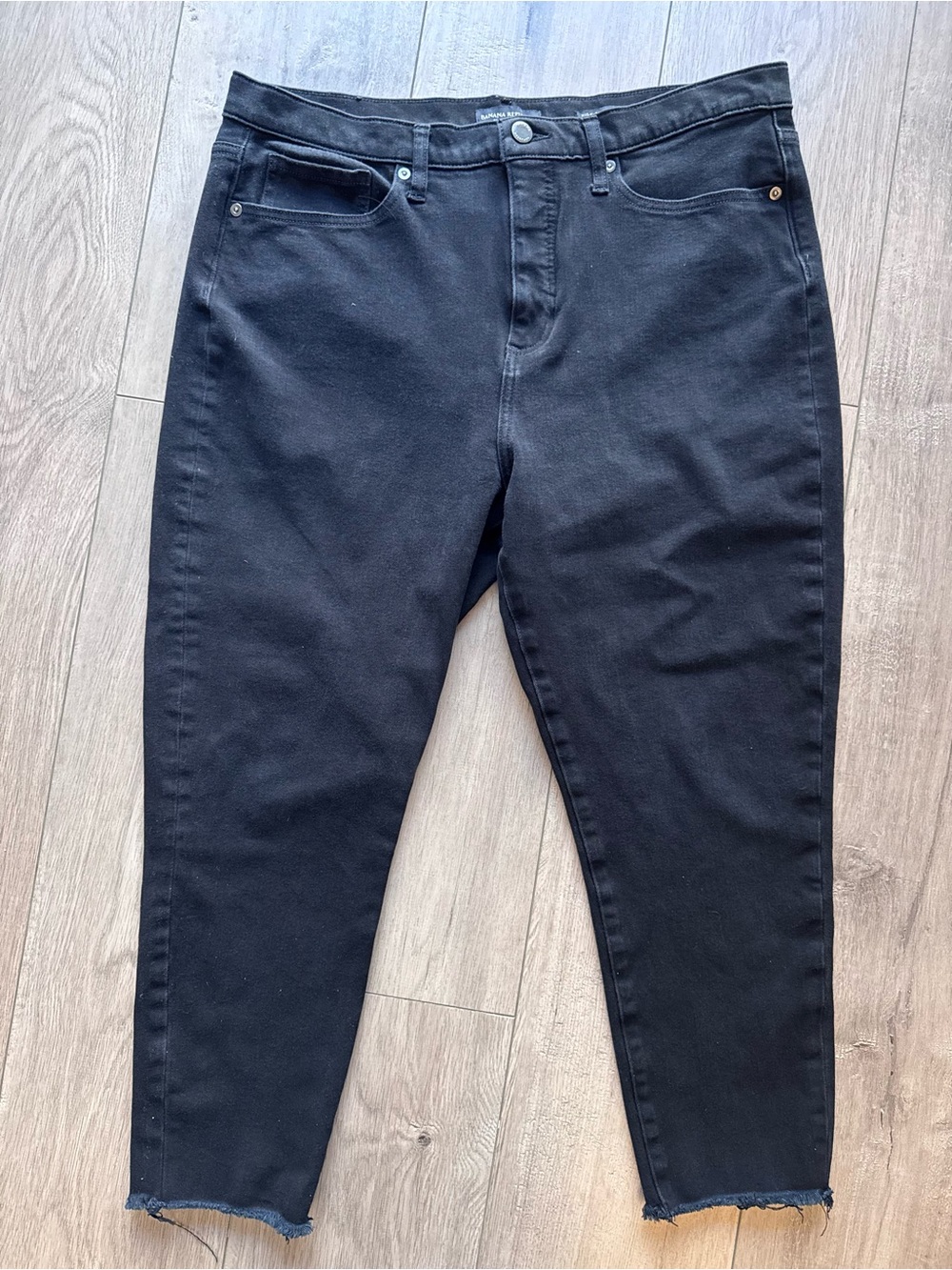Banana Republic Premium Denim High Rise Skinny Jeans Size 32 Short Black Raw Hem